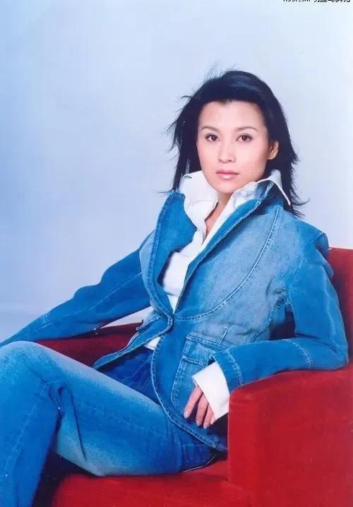 结三次婚，35岁带娃的史兰芽，如今被宠成少女！