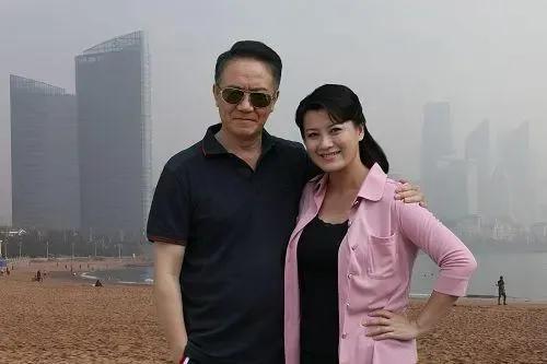 结三次婚，35岁带娃的史兰芽，如今被宠成少女！