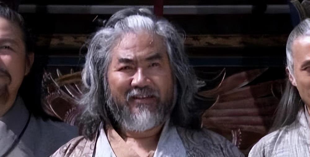 乔峰是第几代丐帮帮主(乔峰是汉人还是契丹人)