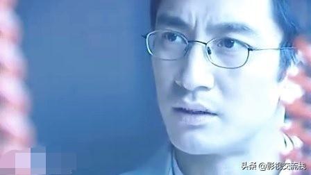 这部拍摄于早期的悬疑间谍剧，它所涉猎的题材至今鲜有人尝试