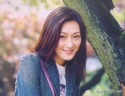 这部拍摄于早期的悬疑间谍剧，它所涉猎的题材至今鲜有人尝试