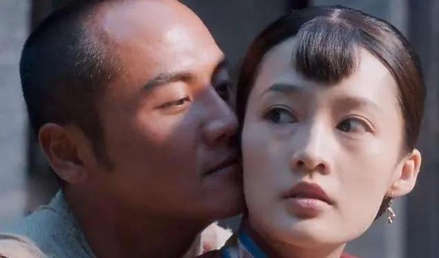 演员姬他:从画家到演员，被表哥张嘉译11部戏捧红，如今咋样了？