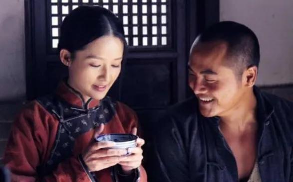 演员姬他:从画家到演员，被表哥张嘉译11部戏捧红，如今咋样了？