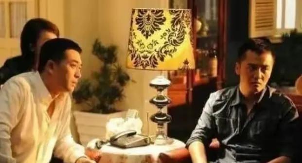 演员姬他:从画家到演员，被表哥张嘉译11部戏捧红，如今咋样了？