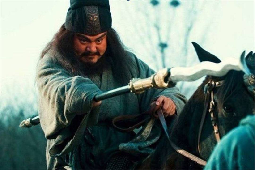 张飞的武器是什么名字(张飞使用的是什么武器)