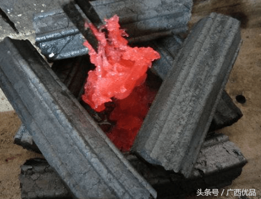 烧烤碳如何快速生火(烧烤炉怎么生火)