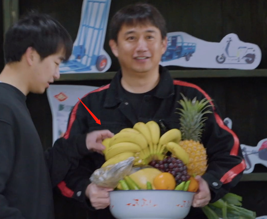 《向往5》预告彭昱畅一个动作暴露地位，同样做事黄磊只夸张艺兴