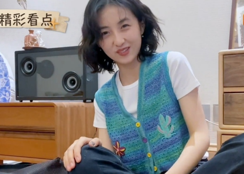 《向往6》预告曝光，张子枫变精致女人味十足，文案暗示她长大了