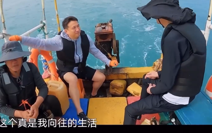 《向往6》预告曝光，张子枫变精致女人味十足，文案暗示她长大了