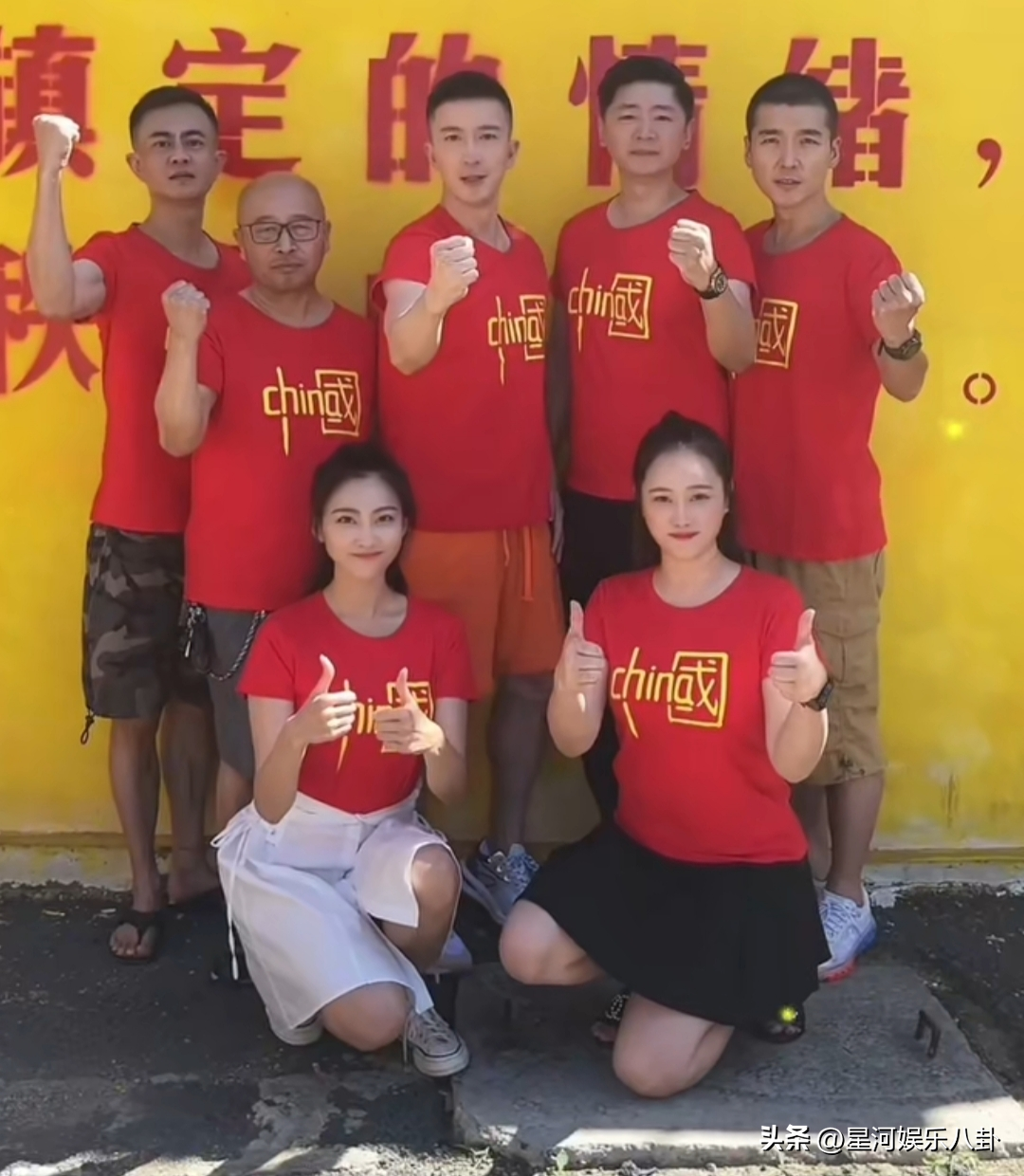 0岁张铎回陕西老家住窑洞啃果子，皮肤黝黑接地气"