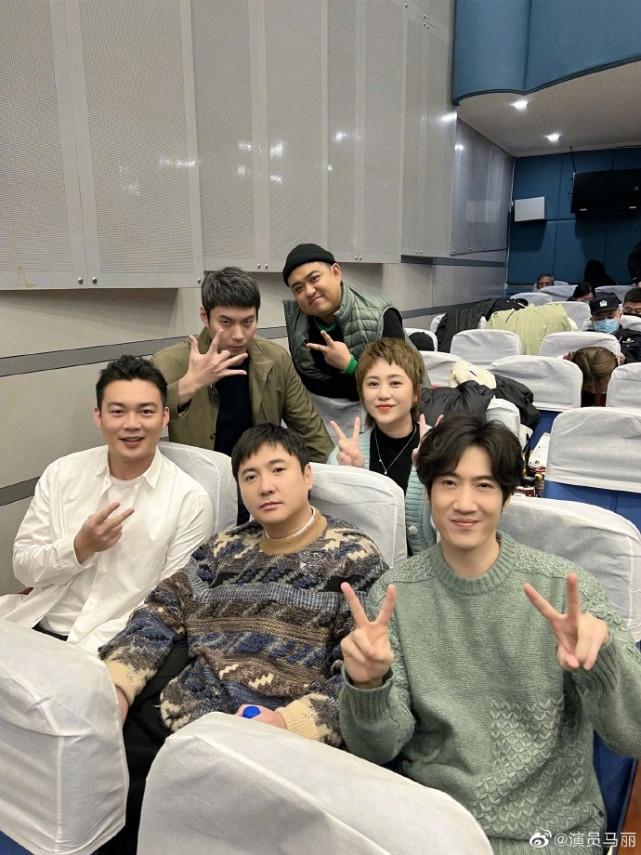 马丽罕见晒全家福过情人节，表白老公许文赫，1岁多儿子长高不少