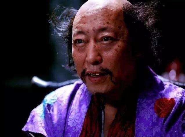 倪大红走红背后：因丑遭张艺谋调侃，曾演大自己5岁老戏骨的老爸
