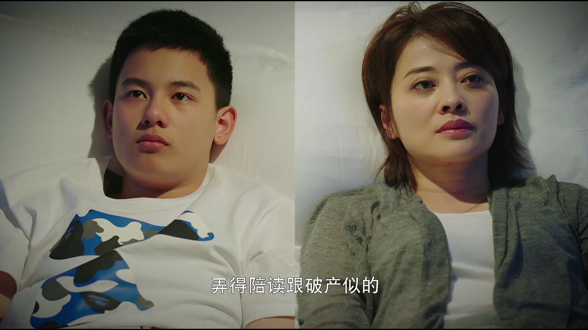 中戏18级合影，胡先煦最端正有精气神，网友：女生有几个好漂亮