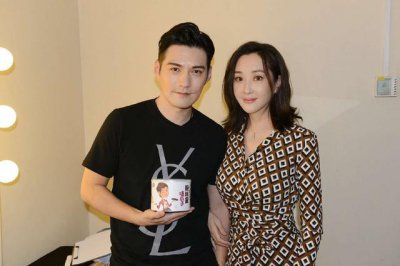 ​杜若溪个人资料(严屹宽杜若溪：一见钟情爱上你，买房只写老婆名字，婚后恩爱依