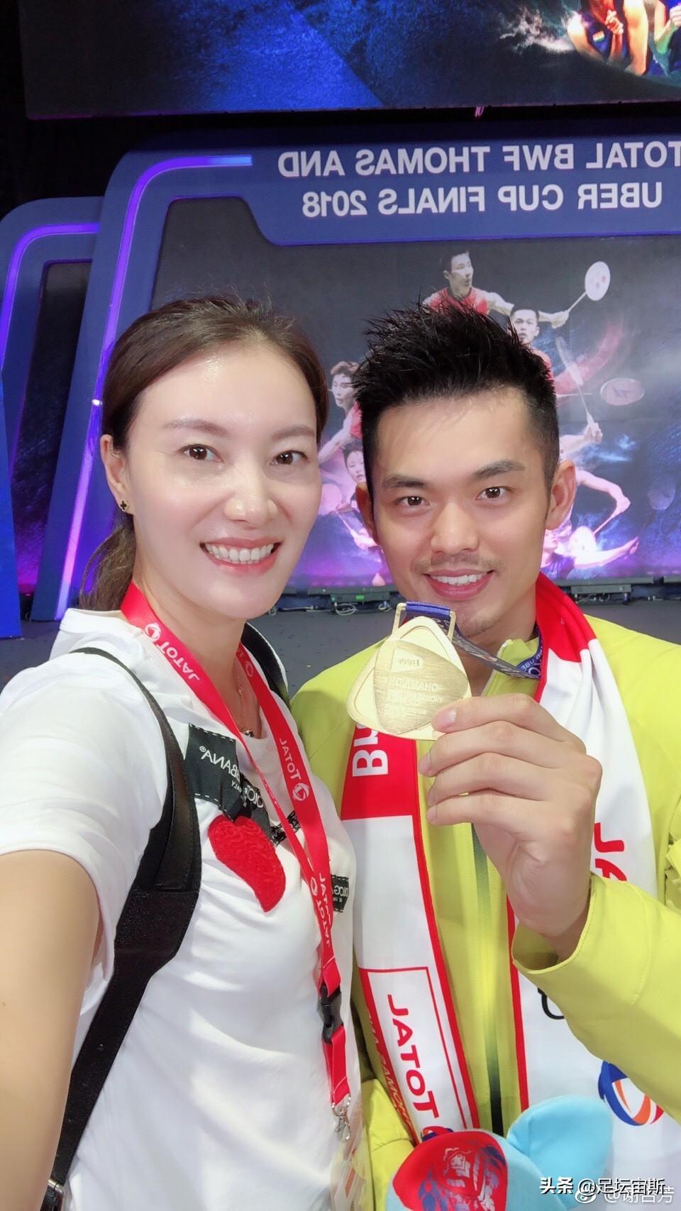 林丹正式告别宣布退役原因，妻子谢杏芳动情回应 一代传奇终落幕