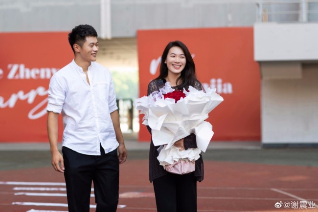 谢震业求婚陆敏佳 深情表白：你是我18岁的初恋