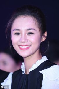 ​安悦溪结婚照（娃娃脸的安悦溪已经结婚了）