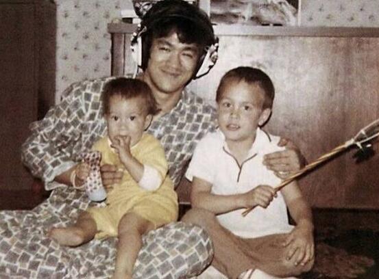 琳达谈李小龙性功能 李死后琳达两次改嫁的原因
