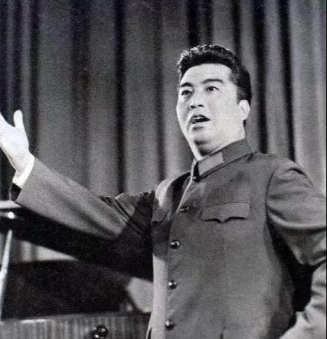 被儿子拉下水的李双江（继狱中儿子戴手铐出席李双江葬礼后）(5)