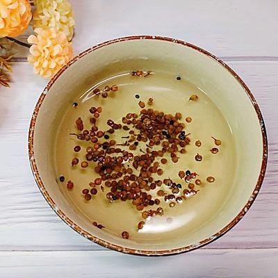 芹菜饺子馅的做法步骤(芹菜饺子馅的做法及配料)-第2张图片-