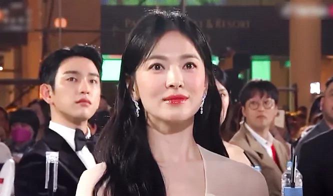 把妹妹嫁给罪犯，在老婆孕期出轨，X档案里李秉宪为啥还能洗白