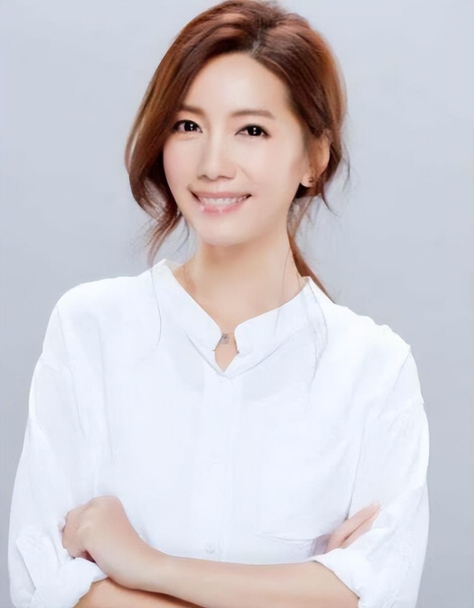 换男友如换衣，人称“最美公交车”，声名狼藉的她如今怎样了？