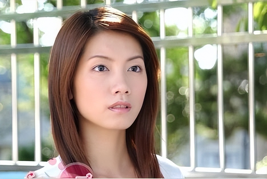 换男友如换衣，人称“最美公交车”，声名狼藉的她如今怎样了？