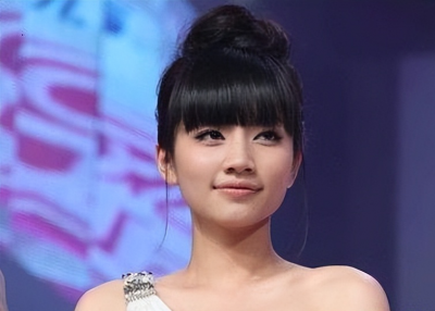 ​曾是“快女”五强，却因“不雅照”事件退圈，如今终于再次翻红