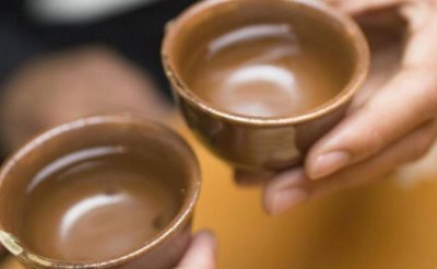 ​酒神杜康52度中国红多少钱(杜康酒神中国风1250毫升)