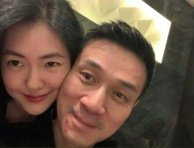 ​许雅钧与美女去夜店！小S拒绝回应，美女说不认识