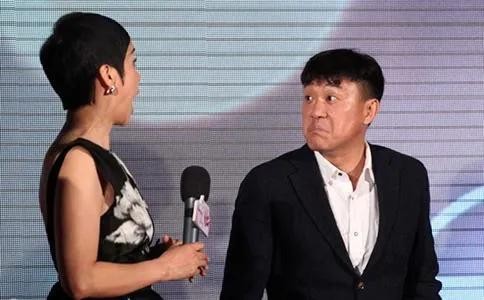 何冰老婆资料图片（国家一级演员何冰一顿饭捡了个老婆）