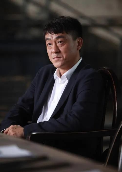 何冰老婆资料图片（国家一级演员何冰一顿饭捡了个老婆）