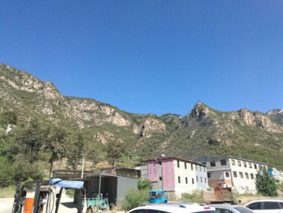 ​成为网红的易县奶奶庙，太多奶奶了，信的不妨来拜拜
