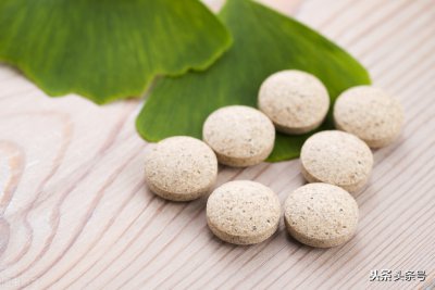 ​银杏片 常吃银杏叶片、银杏叶提取物片、血塞通、通心络、血脂康注意什么