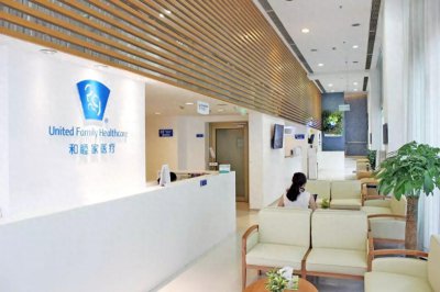 ​梁锦松100亿娶伏明霞，弃TVB花旦择奥运冠军，前女友现在如何？