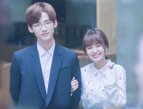 颜值夫妇结婚啦，颜末婚纱照美丽动人，陆之昂西装照帅气逼人