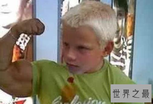 全球最有力量的孩子，两个小时内做4000多个俯卧撑！