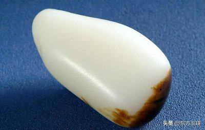​捡到一块石头，怎么判断是不是玉？记住这些方法万一就用上了