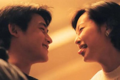 ​“熟美人”傅晶，腰臀惊人，美腿无敌，却活成了大龄剩女