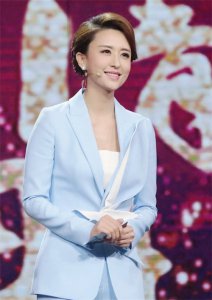​央视主持张蕾个人资料：丈夫是矿业大亨王吉财，婚后生一子很是幸福