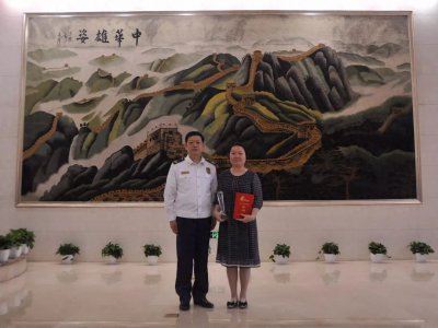 ​应急管理部消防救援局詹寿旺副政委和省消防总队吴瑞山政委亲切接见全国“最美