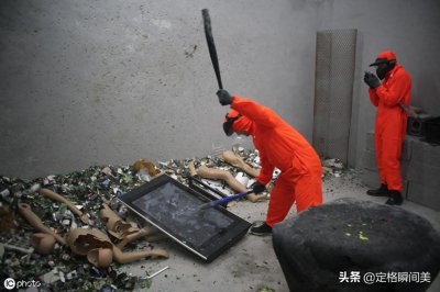 ​姑娘开“发泄屋”生意火爆 给钱随便砸 有顾客一次消费几千元