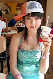 ​裸模张筱雨年轻时拍写真火爆超刘亦菲，现将近 40 岁仍单身