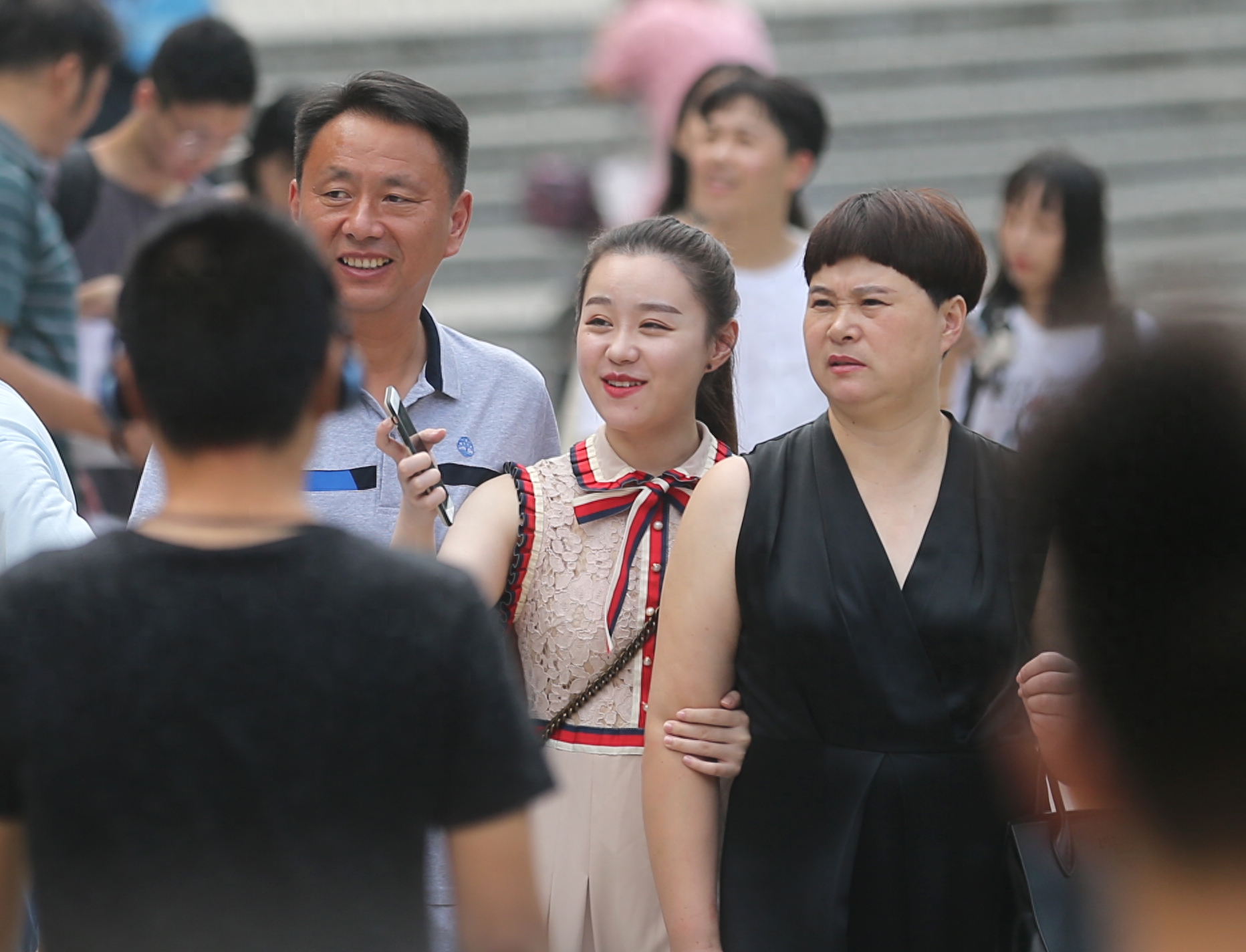 颜值爆表！南艺新生报到啦 俊男靓妹“开满园”