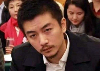 ​陈妍希陈晓婚变是咋回事(从高调官宣到屡被传婚变，这到底发生了什么？)