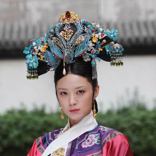 甄嬛传华妃扮演者