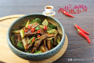 ​炒猪肝加什么配菜好吃？猪肝和它们是绝配，不放肉也很香