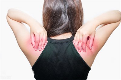 ​肩周炎吃什么药（得了肩周炎，疼痛难忍！可以吃哪些药物来缓解？医生列全3类