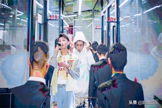 “校长”张弛在洛阳举办粉丝见面会，现场献唱粉丝爆棚人气很高