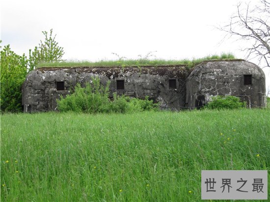 马奇诺防线受法国重视，也对人们造成一定的影响